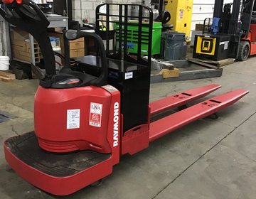  Raymond 8400 W12